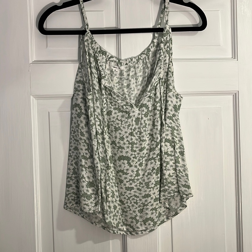 Floral tank top, worn once